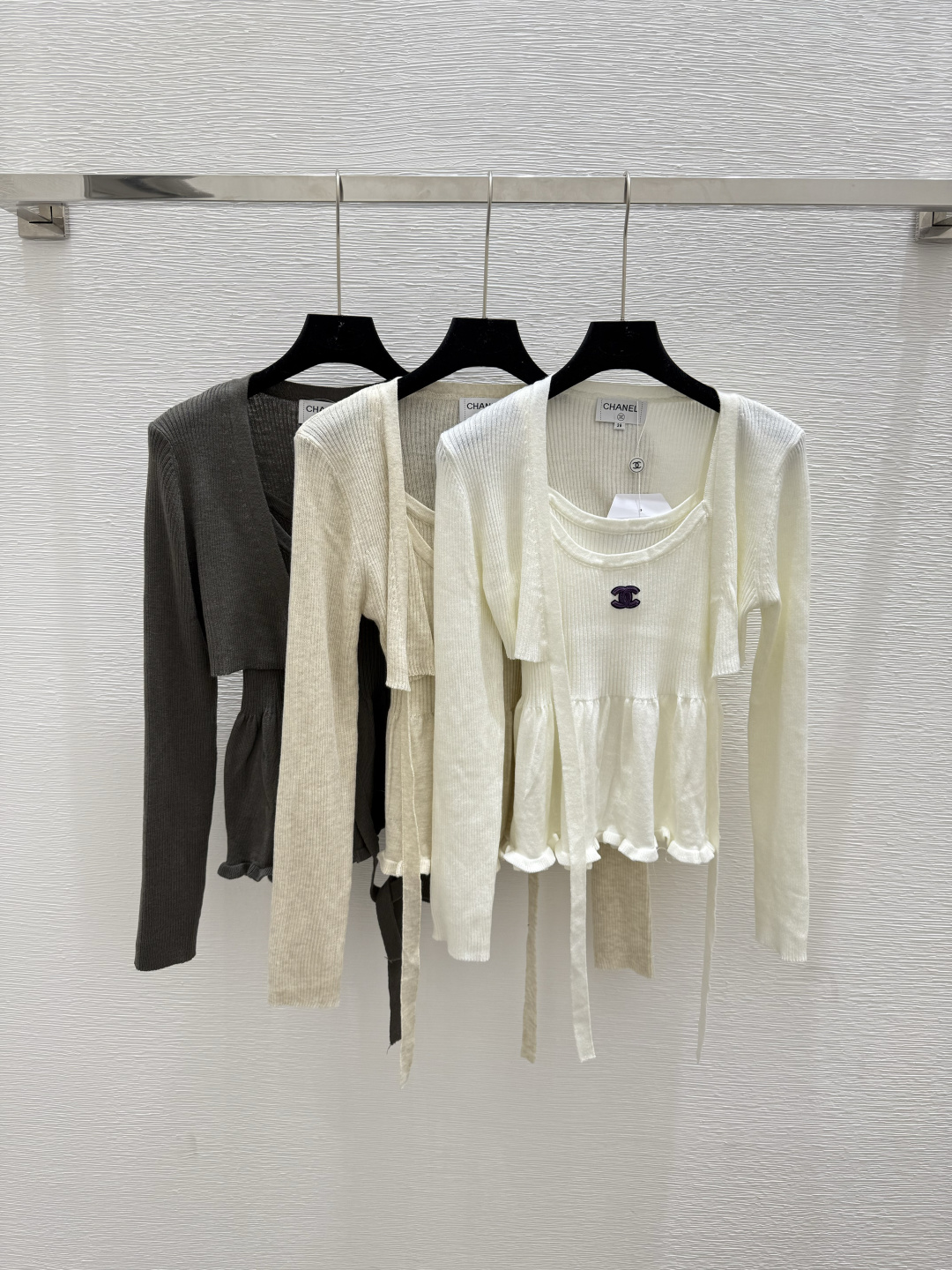 NO:446756,CH Home Early Autumn New Knitted Sling Two-Piece Set Color White Apricot Gray Size 36.38.40,,alexander wang19860909CH家 早秋新款针织吊带两件套 颜色白色 杏色 灰色 尺码36.38.40,,alexander wang,Women's clothing