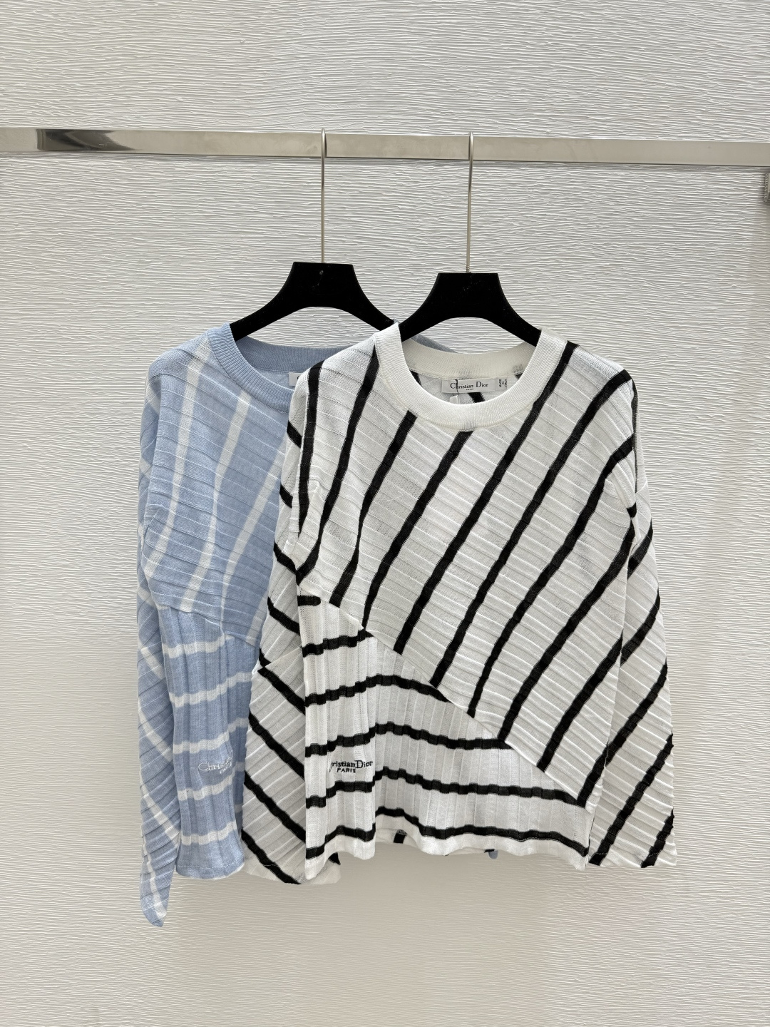 NO:447996,D Home Early Autumn New Style Contrast Striped Round Neck Knitted Long Sleeve Color White Blue Size 36.38.40, Dior, Alexander wang19860909D家 早秋新款 撞色条纹圆领针织长袖 颜色白色 蓝色 尺码36.38.40,,dior,alexander wang,Women's clothing