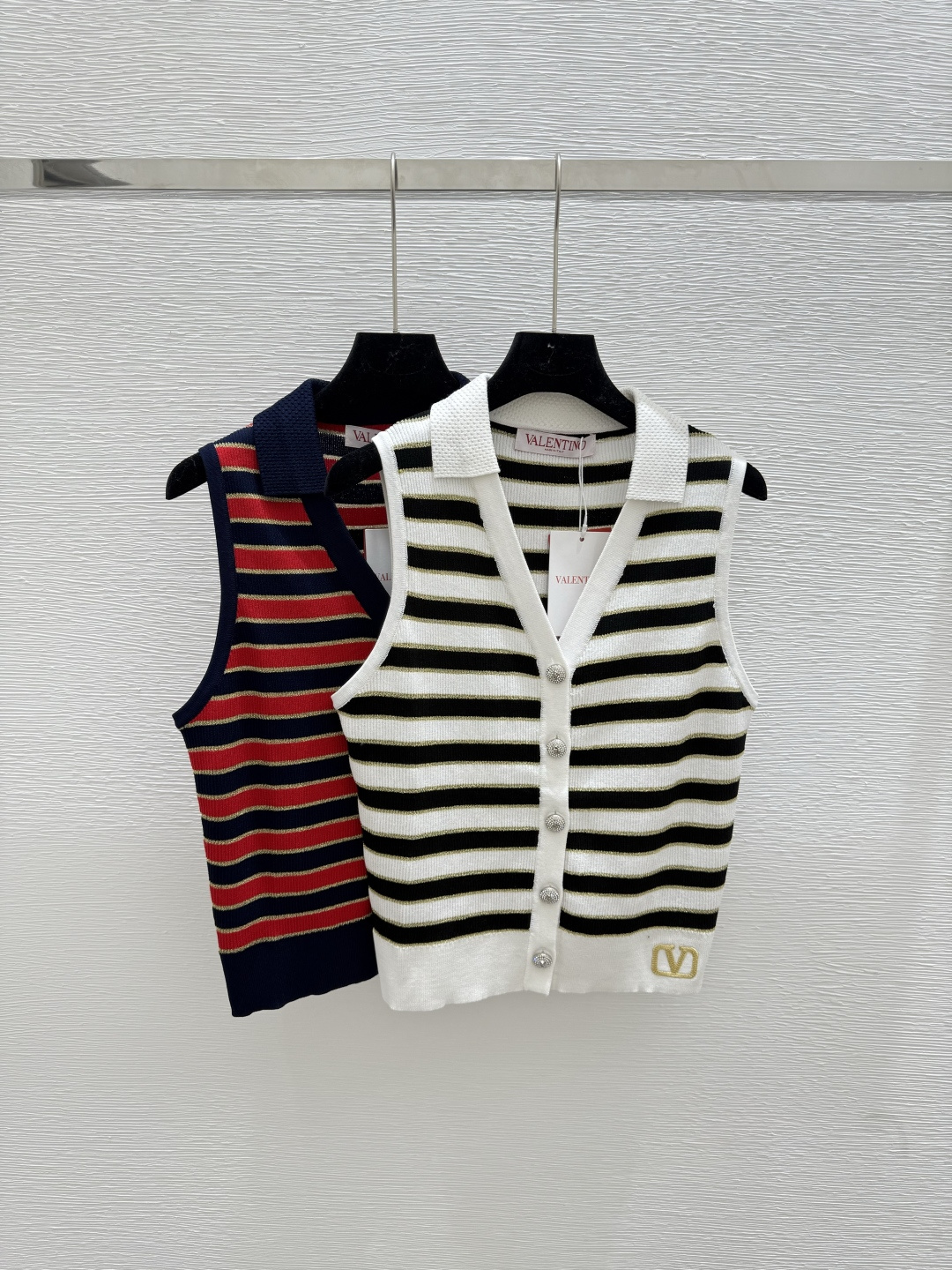 NO:449468,VA Home Summer New Style Contrast Striped Lapel Knitted Vest Color White Red Size 36.38.40, Alexander Wang19860909VA家 夏季新款 撞色条纹翻领针织背心 颜色白色 红色 尺码36.38.40,,alexander wang,Women's clothing