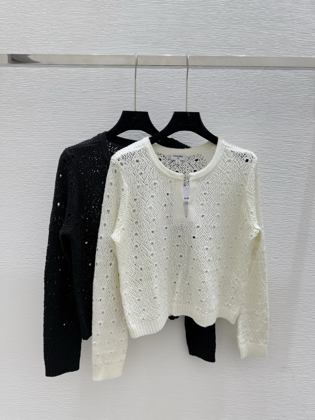 NO:449465,CH Home Early Autumn New Solid Color cc buckle Hollow Knitted Long Sleeve Color White Black Size 36.38.40, Alexander Wang19860909CH家 早秋新款纯色cc扣镂空针织长袖 颜色白色 黑色 尺码36.38.40,,alexander wang,Women's clothing