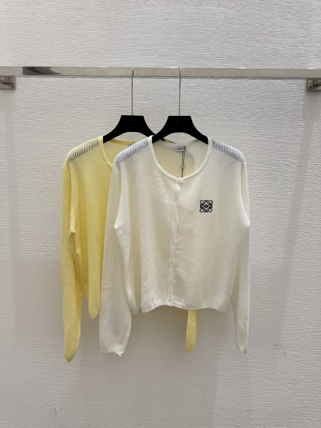 NO:451551,LO Home Early Autumn New Style Solid Color Hollow Round Neck Knitted Cardigan Color White Yellow Size 36.38.40,,alexander wang19860909LO家 早秋新款 纯色镂空圆领针织开衫 颜色白色 黄色 尺码36.38.40,,alexander wang,Women's clothing