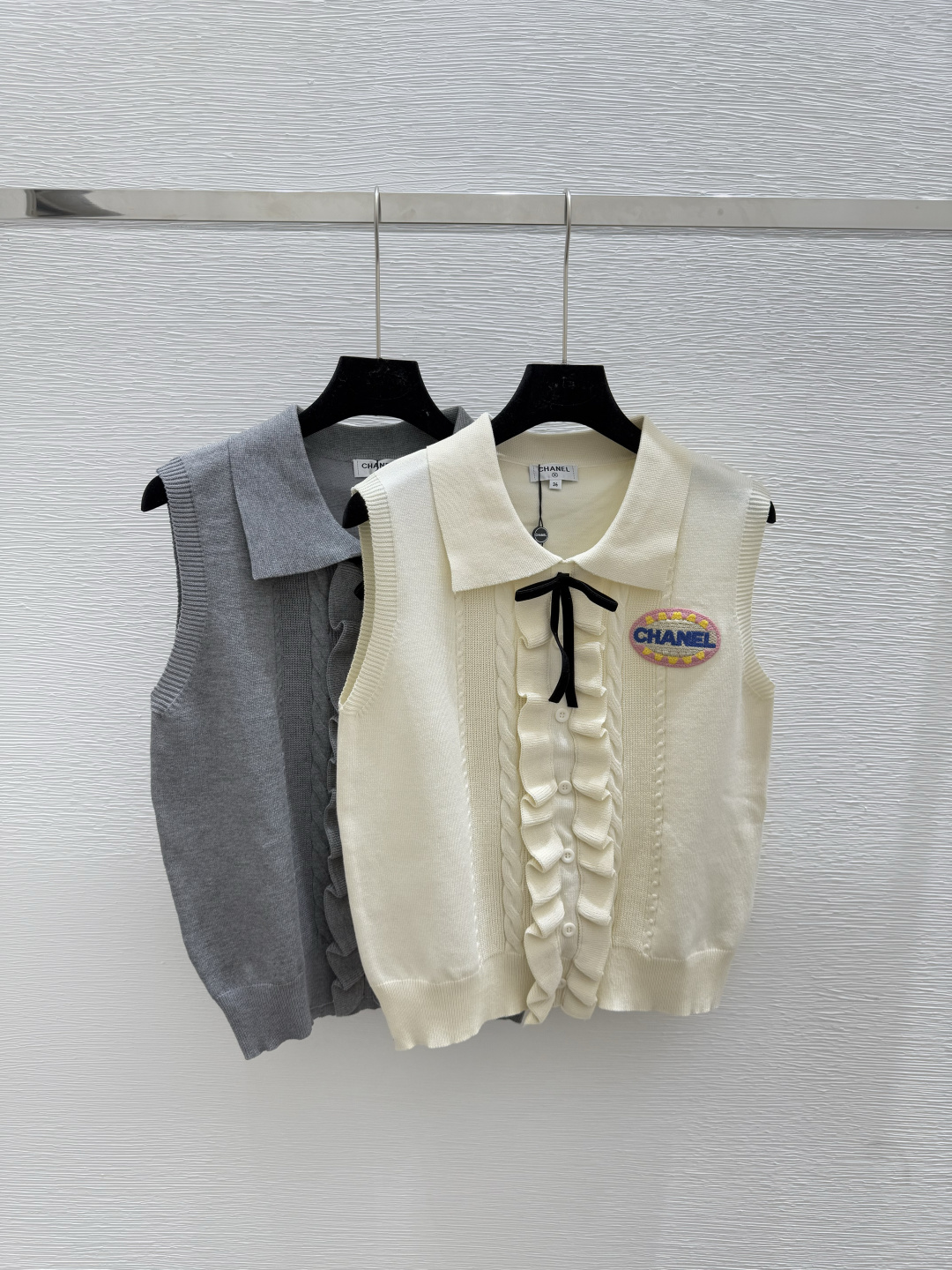 NO:451578,CH Home New Summer Lace Lapel Knitted Vest Color Apricot Gray Size 36.38.40,,alexander wang19860909CH家 夏季新款花边翻领针织背心 颜色杏色 灰色 尺码36.38.40,,alexander wang,Women's clothing