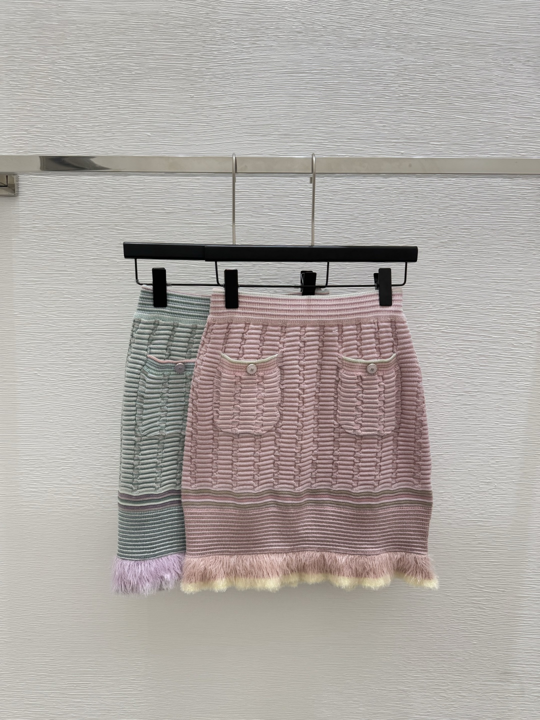 NO:453459,CH Home Summer New Color Block Feathered Knitted Skirt Color Pink Green Size 36.38.40, Skirts, Alexander Wang19860909CH家 夏季新款拼色羽饰针织半裙 颜色粉色 绿色 尺码36.38.40,,skirts,alexander wang,Women's clothing