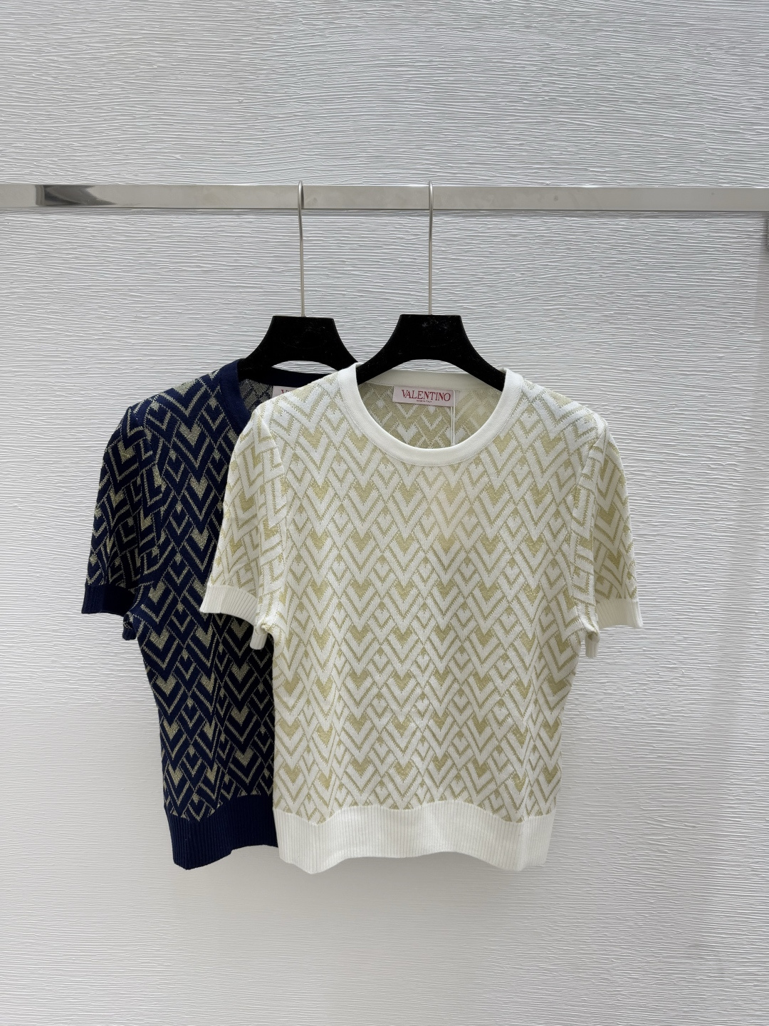 NO:453433,VA Home Early Autumn New Old Flower Gold Wire Knitted Short Sleeve Color Apricot Blue Size 36.38.40, T-shirt,alexander wang19860909VA家 早秋新款老花金丝线针织短袖 颜色杏色 宝蓝 尺码36.38.40,,T-shirt,alexander wang,Women's clothing