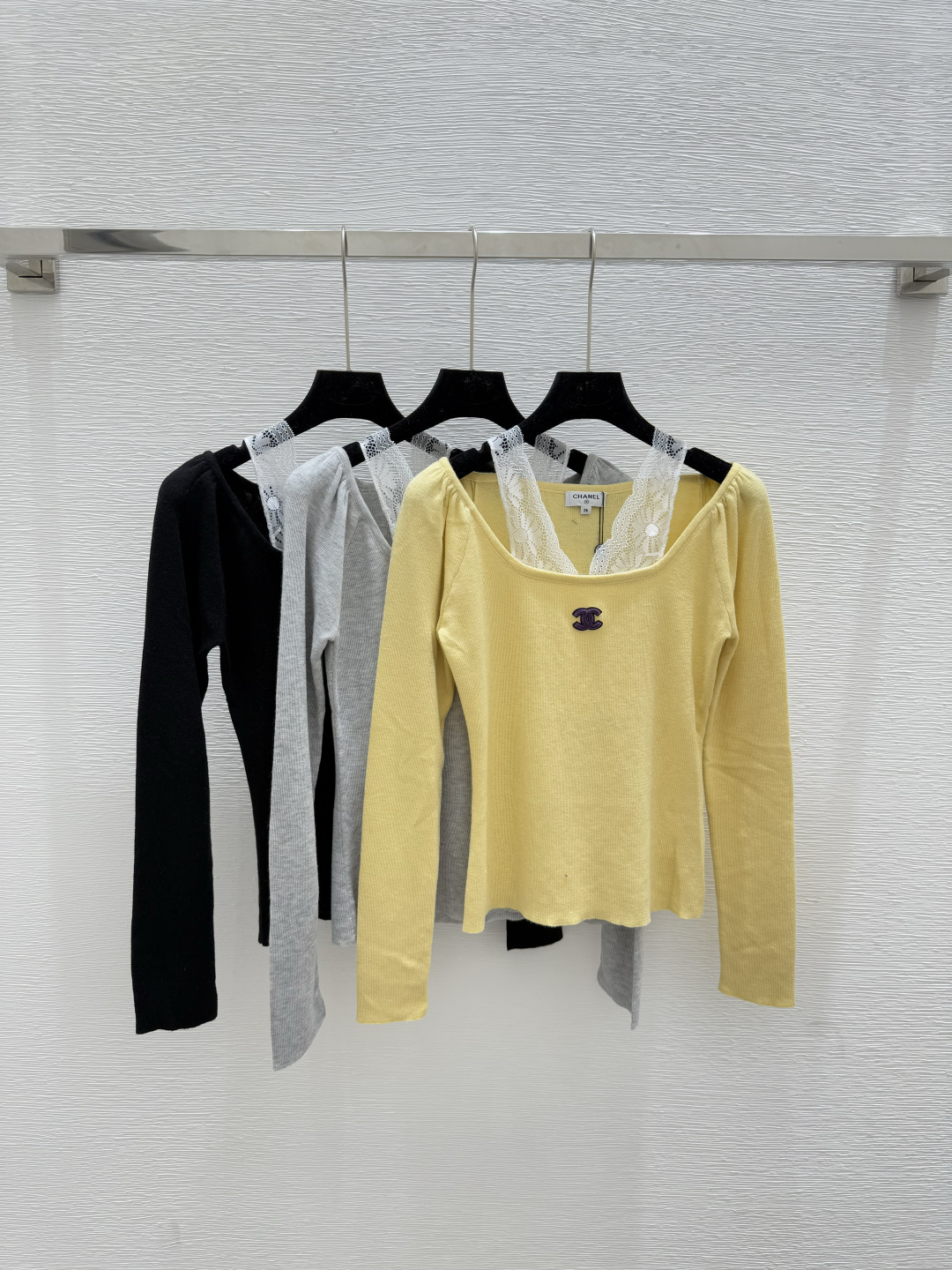 NO:453423,CH Home Early Autumn New Lace One-Shoulder Knit Long Sleeve Color Yellow Gray Black Size 36.38.40,,alexander wang19860909CH家 早秋新款蕾丝一字肩针织长袖 颜色黄色 灰色 黑色 尺码36.38.40,,alexander wang,Women's clothing