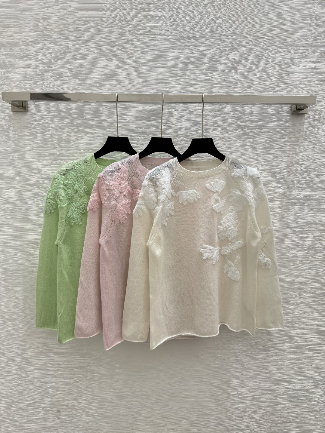 NO:452451,CH Home Early Autumn New Flower Embroidery Round Neck Knitted Long Sleeve Color White Pink Green Size 36.38.40,,alexander wang19860909CH家 早秋新款 花朵刺绣圆领针织长袖 颜色白色 粉色 绿色 尺码36.38.40,,alexander wang,Women's clothing