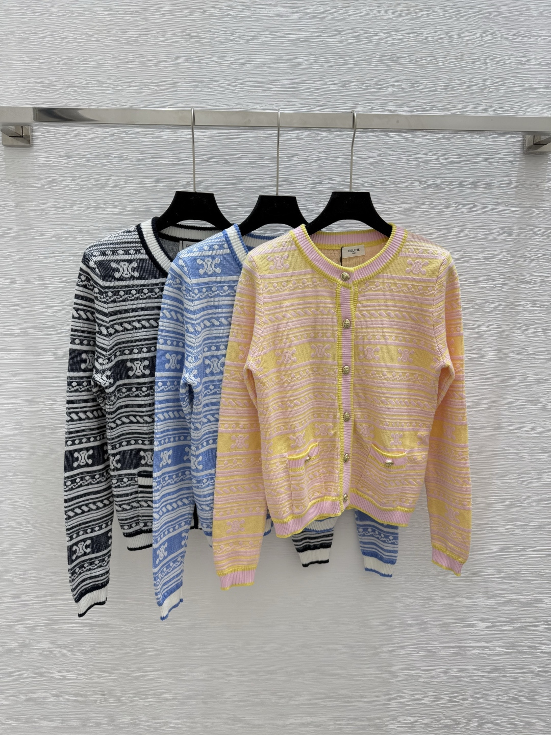 NO:453367,CE Home Early Autumn New Contrast Striped Knitted Long Sleeve Cardigan Color Yellow Blue Royal Blue Size 36.38.40,,alexander wang19860909CE家 早秋新款撞色条纹针织长袖开衫 颜色黄色 蓝色 宝蓝 尺码36.38.40,,alexander wang,Women's clothing