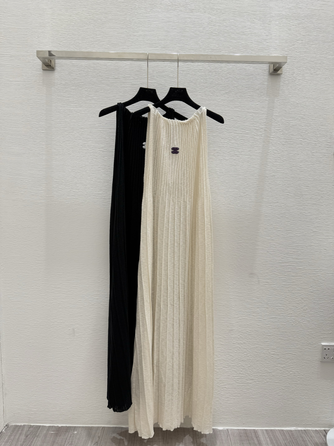 NO:454328,CH Home Summer New Solid Color Knitted Dress Color Apricot Black Size 36.38.40, Skirts,alexander wang19860909CH家 夏季新款纯色挂脖针织连衣裙 颜色杏色 黑色 尺码36.38.40,,skirts,alexander wang,Women's clothing