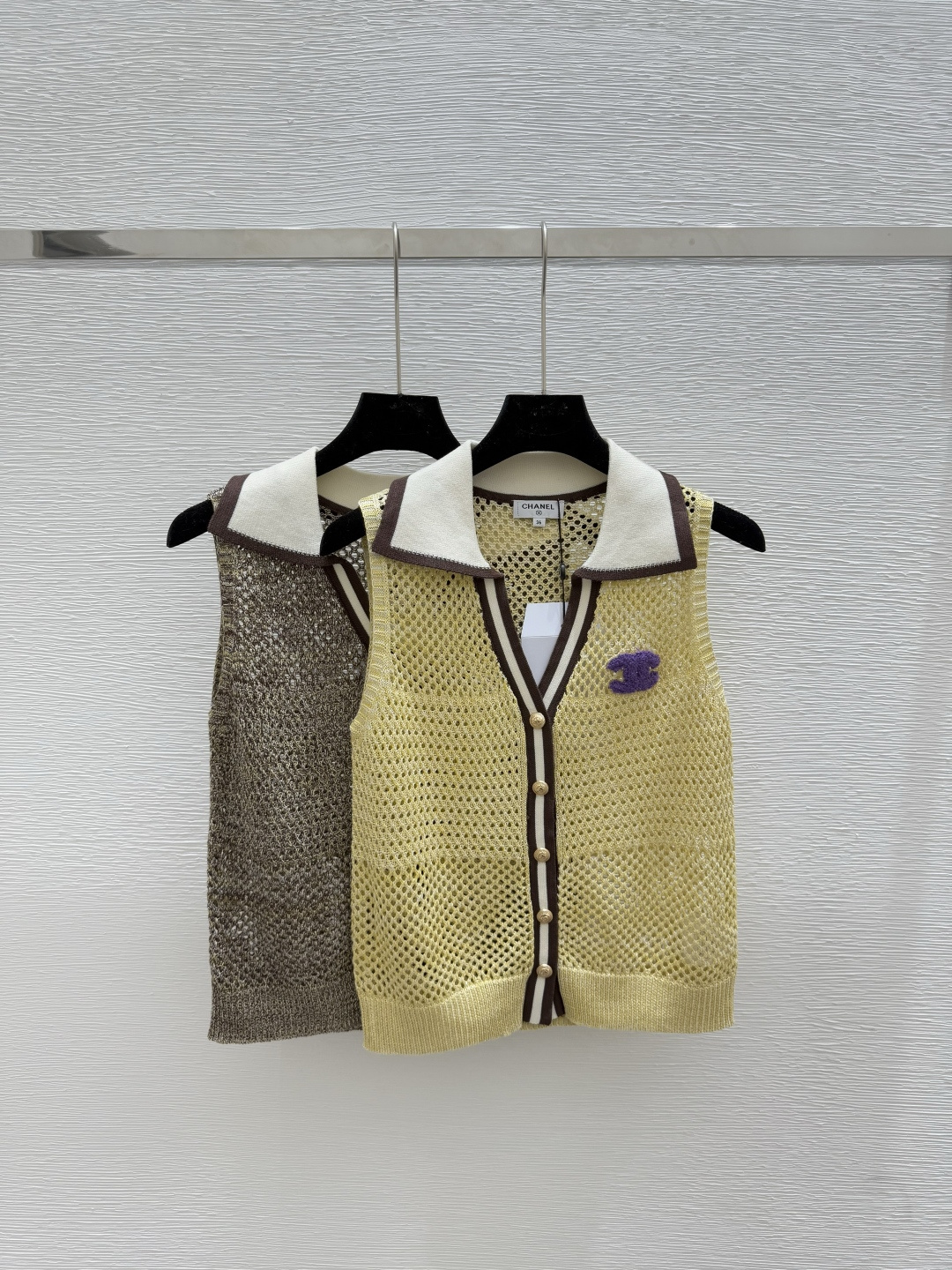 NO:454323,CH Home Summer New Contrast Striped Lapel Hollow Knitted Vest Color Yellow Coffee Size 36.38.40, Alexander Wang19860909CH家 夏季新款撞色条纹翻领镂空针织背心 颜色黄色 咖啡 尺码36.38.40,,alexander wang,Women's clothing