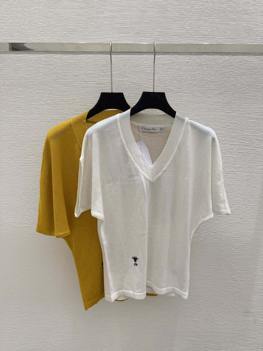 NO:455029,D Home Summer New Style Solid Color Simple V Neck Knitted Short Sleeve Color White Yellow Size 36.38.40, Dior, T-shirt, alexander wang19860909D家 夏季新款 纯色简约V领针织短袖 颜色白色 黄色 尺码36.38.40,,dior,T-shirt,alexander wang,Women's clothing