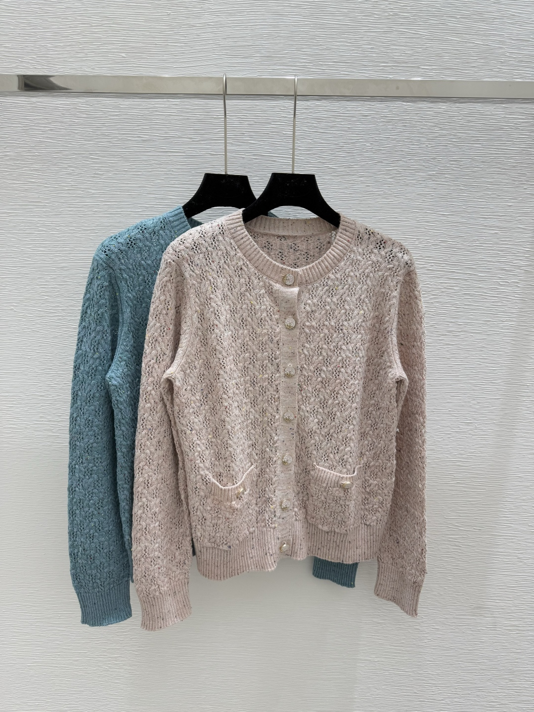 NO:455017,CH Home Early Autumn New Small Flavored Wind Polka Dot Round Neck Knitted Long Sleeve Cardigan Color Pink Green Size 36.38.40,,alexander wang19860909CH家 早秋新款小香风波点圆领针织长袖开衫 颜色粉色 绿色 尺码36.38.40,,alexander wang,Women's clothing