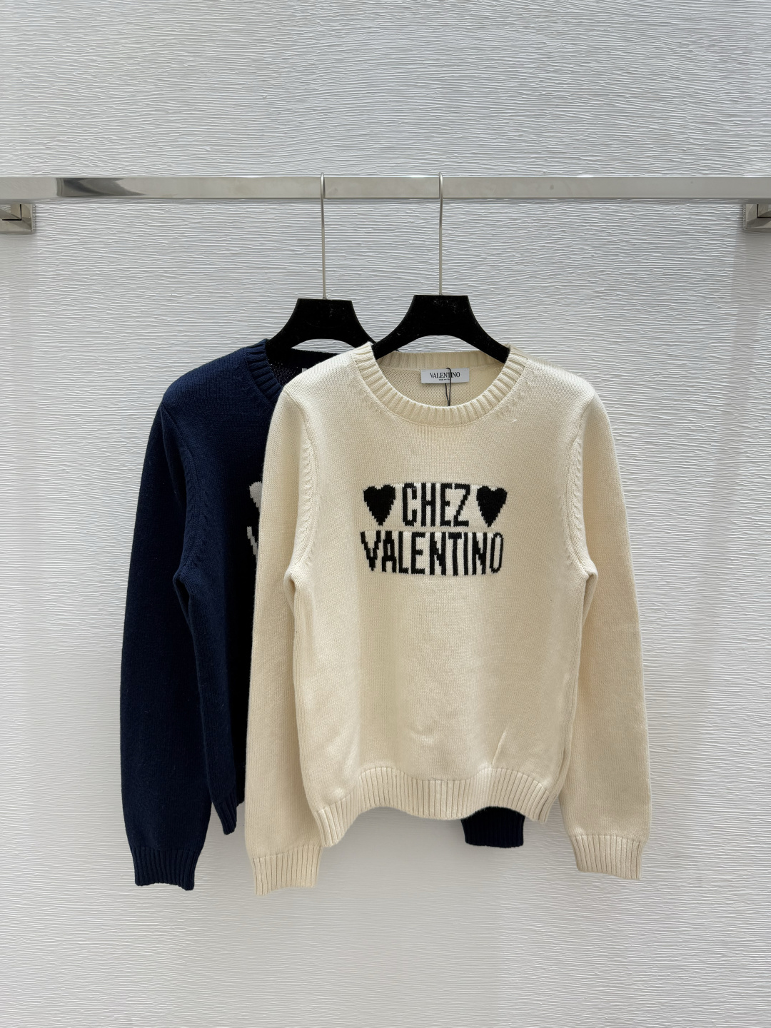 NO:454995,CH Home Early Autumn New Style Love Letter Print Knitted Long Sleeve Color Oats Royal Blue Size 36.38.40,,alexander wang19860909CH家 早秋新款 爱心字母印花针织长袖 颜色燕麦 宝蓝 尺码36.38.40,,alexander wang,Women's clothing