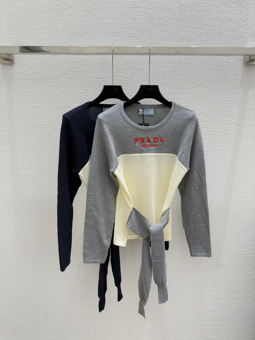 NO:461839,P home, early autumn new style, color block strap waist-closed round neck knitted long sleeves, color gray, royal blue, size 36.38.40,,alexander wang19860909P家 早秋新款 拼色绑带收腰圆领针织长袖 颜色灰色 宝蓝 尺码36.38.40,,alexander wang,Women's clothing