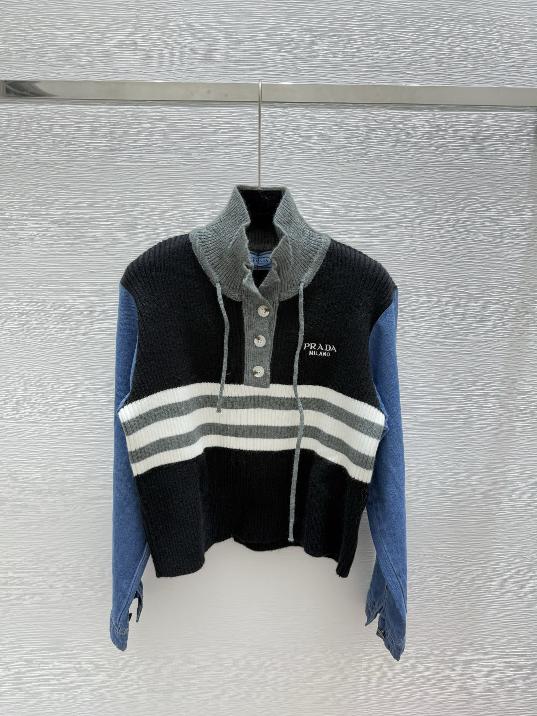NO:461880,P home, early autumn new style, color block striped turtleneck strap knitted long sleeves, color black, size 36.38.40,,alexander wang19860909P家 早秋新款 拼色条纹高领绑带针织长袖 颜色黑色 尺码36.38.40,,alexander wang,Women's clothing