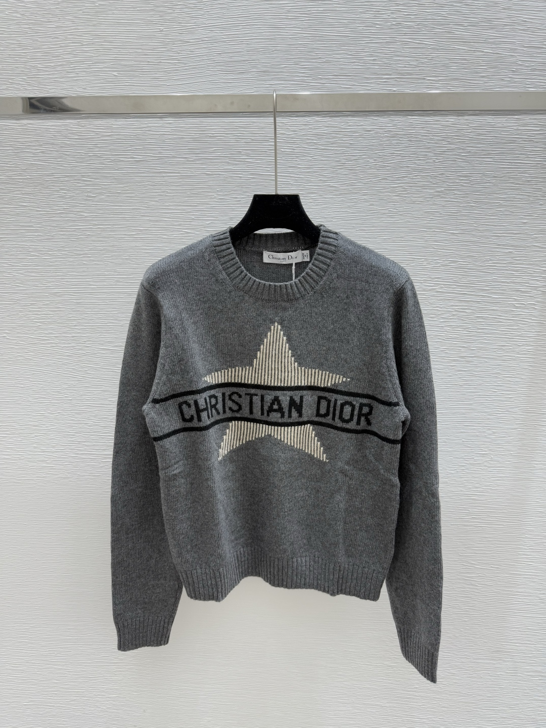 NO:467643,D Home Early Autumn New Five-pointed Star Letter Round Neck Knitted Long Sleeve Color White Gray Size 36.38.40, Dior, Alexander wang19860909D家 早秋新款 五角星字母圆领针织长袖 颜色白色 灰色 尺码36.38.40,,dior,alexander wang,Women's clothing