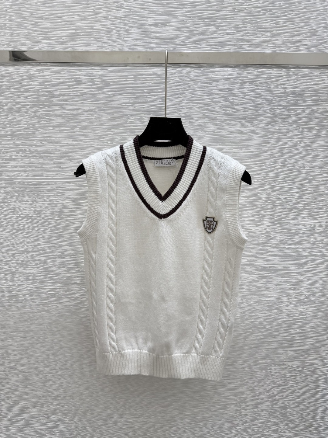 NO:467616,BC Home Early Autumn New Color Block Striped V-neck Knitted Vest Color White Size 36.38.40, Chanel, Alexander Wang19860909BC家 早秋新款 拼色条纹V领针织背心 颜色白色 尺码36.38.40,,chanel,alexander wang,Women's clothing