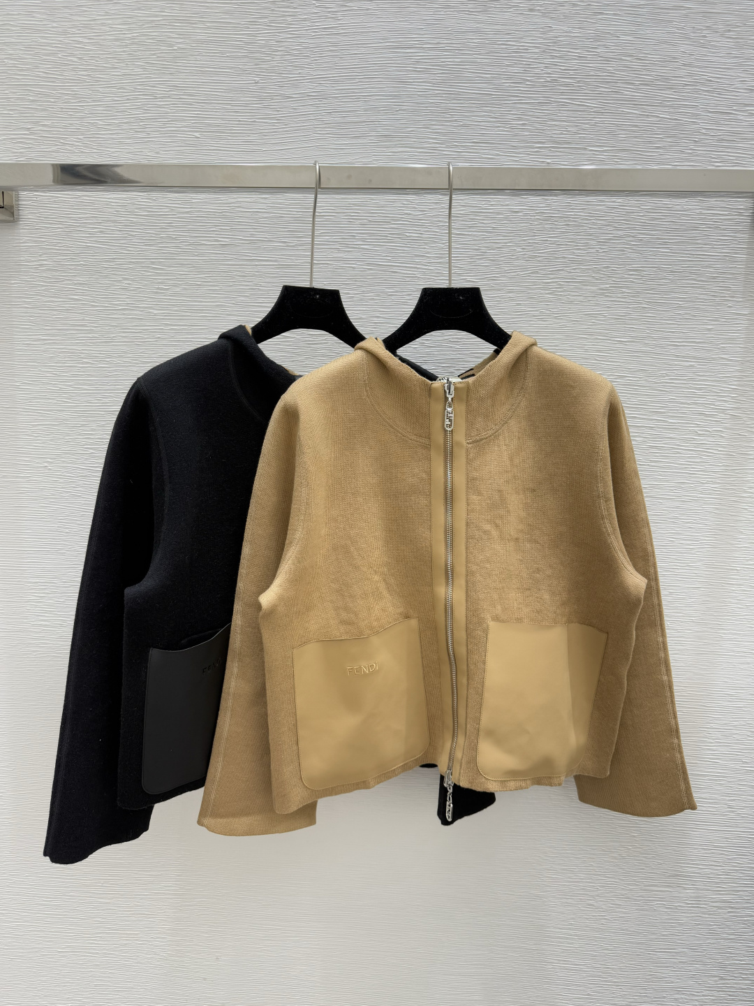 NO:467593,F Home Early Autumn New Style Old Flower Hooded Double-Sided Knitted Long Sleeve Cardigan Color Coffee Black Size 36.38.40, Fendi, Hats, Alexander Wang19860909F家 早秋新款 老花连帽双面针织长袖开衫 颜色咖啡 黑色 尺码36.38.40,,fendi,hats,alexander wang,Women's clothing