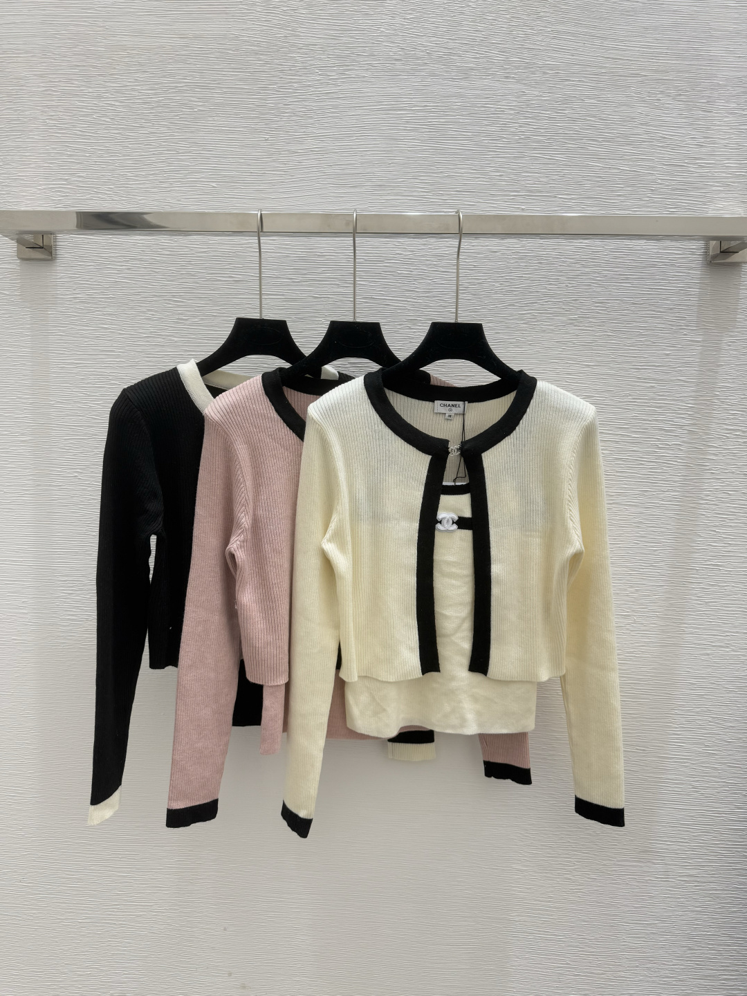 NO:470777,CH Home Early Autumn New Color Block Sling Knitted Two-Piece Set Color White Pink Black Size 36.38.40,,alexander wang19860909CH家 早秋新款 拼色吊带针织两件套 颜色白色 粉色 黑色 尺码36.38.40,,alexander wang,Women's clothing
