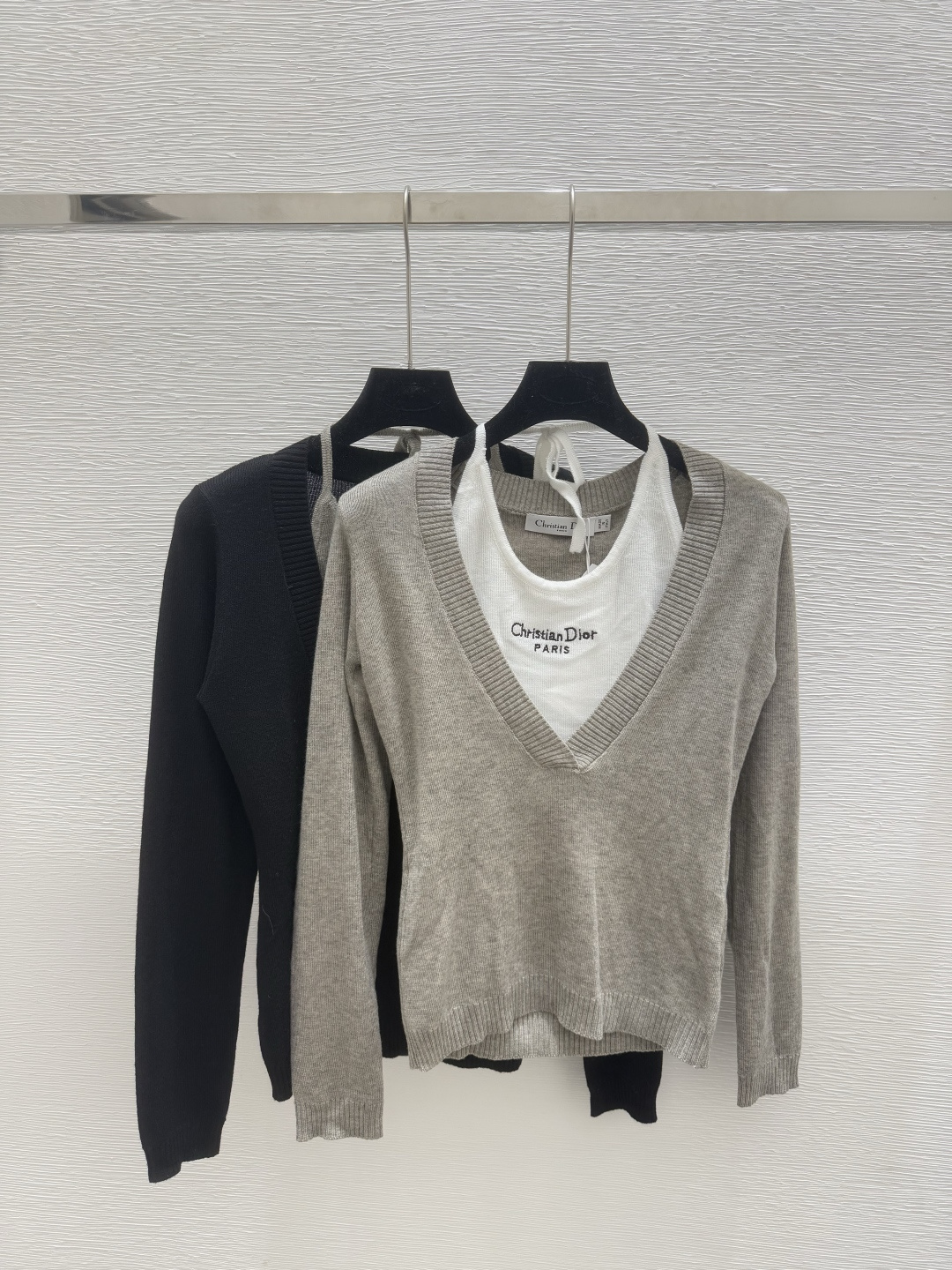 NO:470767,D Home Early Autumn New Style Color Batch Fake Two-Piece Knitted Long Sleeve Color Gray Black Size 36.38.40, Dior, Alexander wang19860909D家 早秋新款 拼色假两件针织长袖 颜色灰色 黑色 尺码36.38.40,,dior,alexander wang,Women's clothing