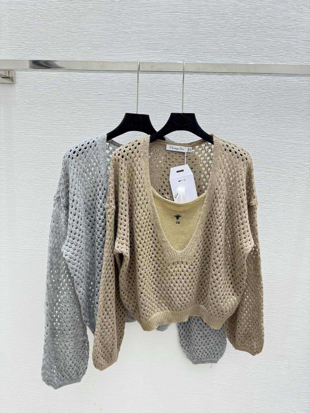 NO:473941,D Home Early Autumn New Hollow Sling Knitted Two-Piece Set Color Coffee Gray Size 36.38.40, Dior, Alexander wang19860909D家 早秋新款 镂空吊带针织两件套 颜色咖啡 灰色 尺码36.38.40,,dior,alexander wang,Women's clothing