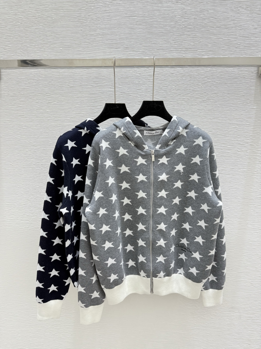 NO:473899,D Home Early Autumn New Hooded Five-pointed Star Knitted Long Sleeve Cardigan Color Gray Royal Blue Size 36.38.40, Dior, Hats, Alexander Wang19860909D家 早秋新款 连帽五角星针织长袖开衫 颜色灰色 宝蓝 尺码36.38.40,,dior,hats,alexander wang,Women's clothing