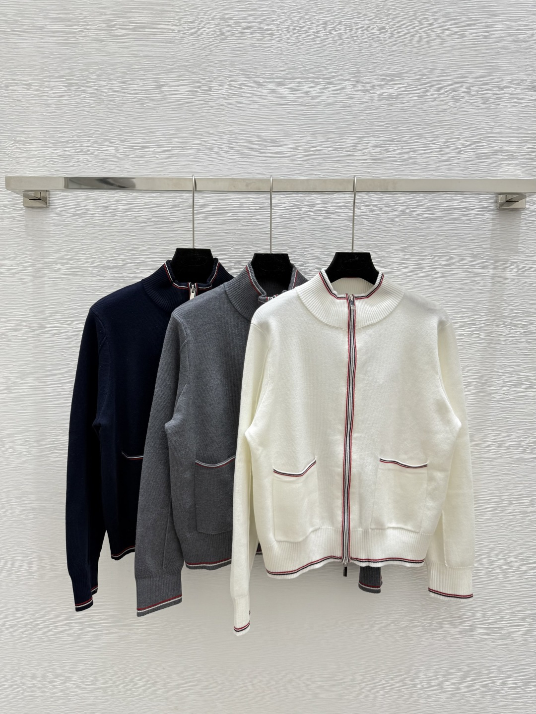 NO:473908,TB Home Early Autumn New Striped High Neck Knitted Long Sleeve Cardigan Color White Gray Royal Blue Size 36.38.40,,alexander wang19860909TB家 早秋新款 条纹高领针织长袖开衫 颜色白色 灰色 宝蓝 尺码36.38.40,,alexander wang,Women's clothing