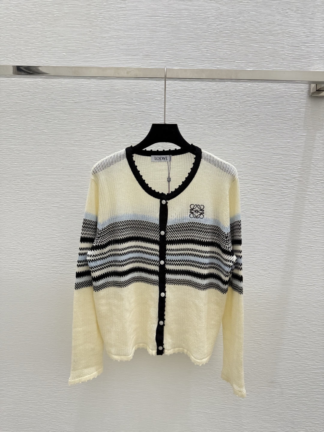 NO:473894,LO Home Early Autumn New Contrast Striped Round Neck Knitted Long Sleeve Cardigan Color Apricot Size 36.38.40,,alexander wang19860909LO家 早秋新款 撞色条纹圆领针织长袖开衫 颜色杏色 尺码36.38.40,,alexander wang,Women's clothing
