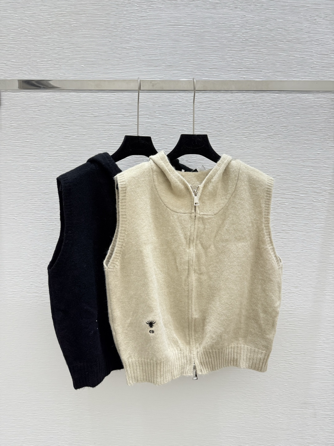 NO:473865,D Home Summer New Style Solid Color Hooded Drawstring Knitted Vest Color Apricot Black Size 36.38.40, Dior, Hats, Alexander wang19860909D家 夏季新款 纯色连帽抽绳针织背心 颜色杏色 黑色 尺码36.38.40,,dior,hats,alexander wang,Women's clothing