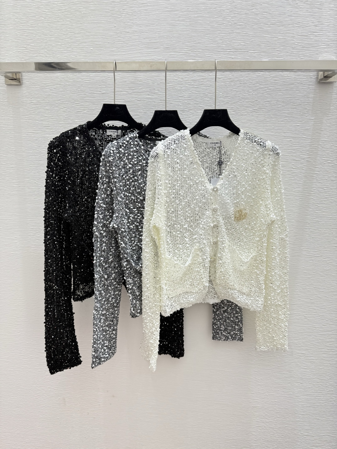 NO:478455,CH Home Early Autumn New Bead Hollow V-neck Knitted Long Sleeve Cardigan Color White Gray Black Size 36.38.40,,alexander wang19860909CH家 早秋新款 珠片镂空V领针织长袖开衫 颜色白色 灰色 黑色 尺码36.38.40,,alexander wang,Women's clothing