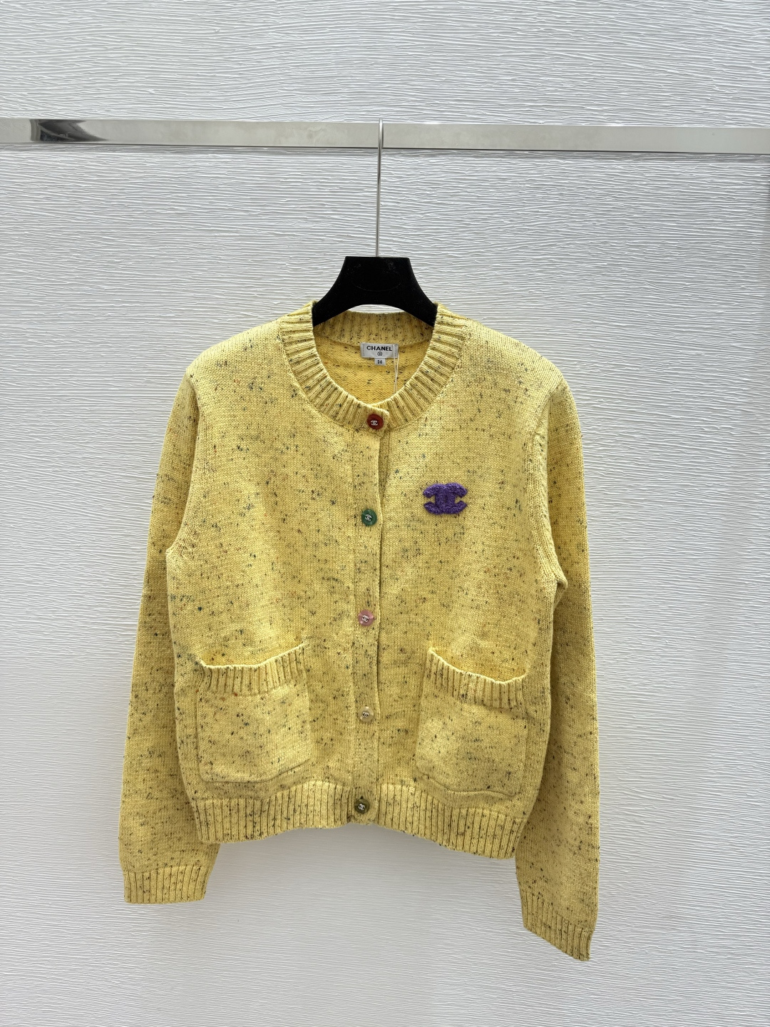 NO:478446,CH Home Early Autumn New Style Xiaoxiang Fengbo Dot Round Neck Knitted Long Sleeve Cardigan Color Yellow Size 36.38.40,,alexander wang19860909CH家 早秋新款 小香风波点圆领针织长袖开衫 颜色黄色 尺码36.38.40,,alexander wang,Women's clothing