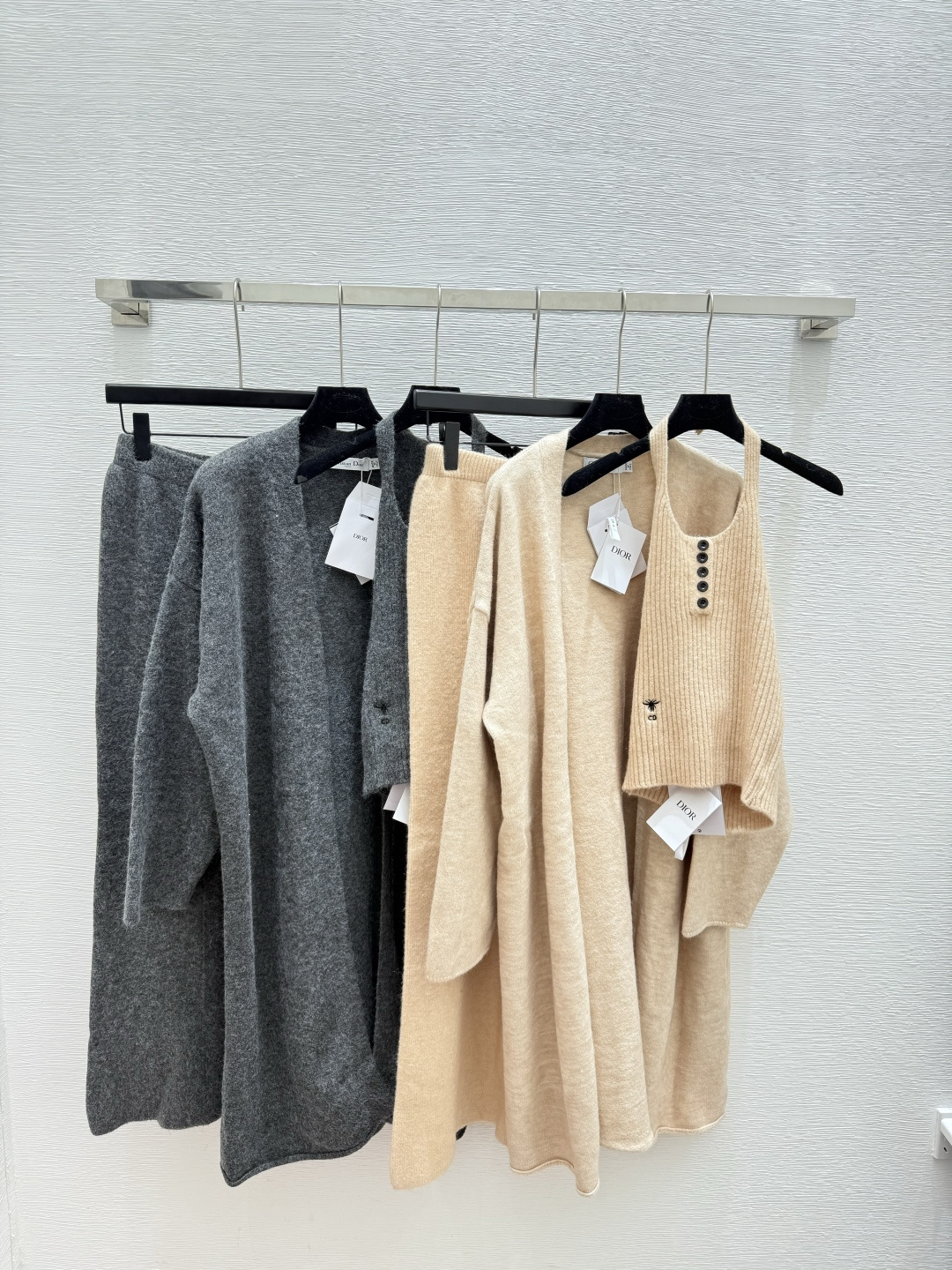 NO:478506,D Home Early Autumn New Style Solid Color Simple Knitted Set Color Oats Gray Size 36.38.40, Dior, Alexander wang19860909D家 早秋新款 纯色简约针织套装 颜色燕麦 灰色 尺码36.38.40,,dior,alexander wang,Women's clothing