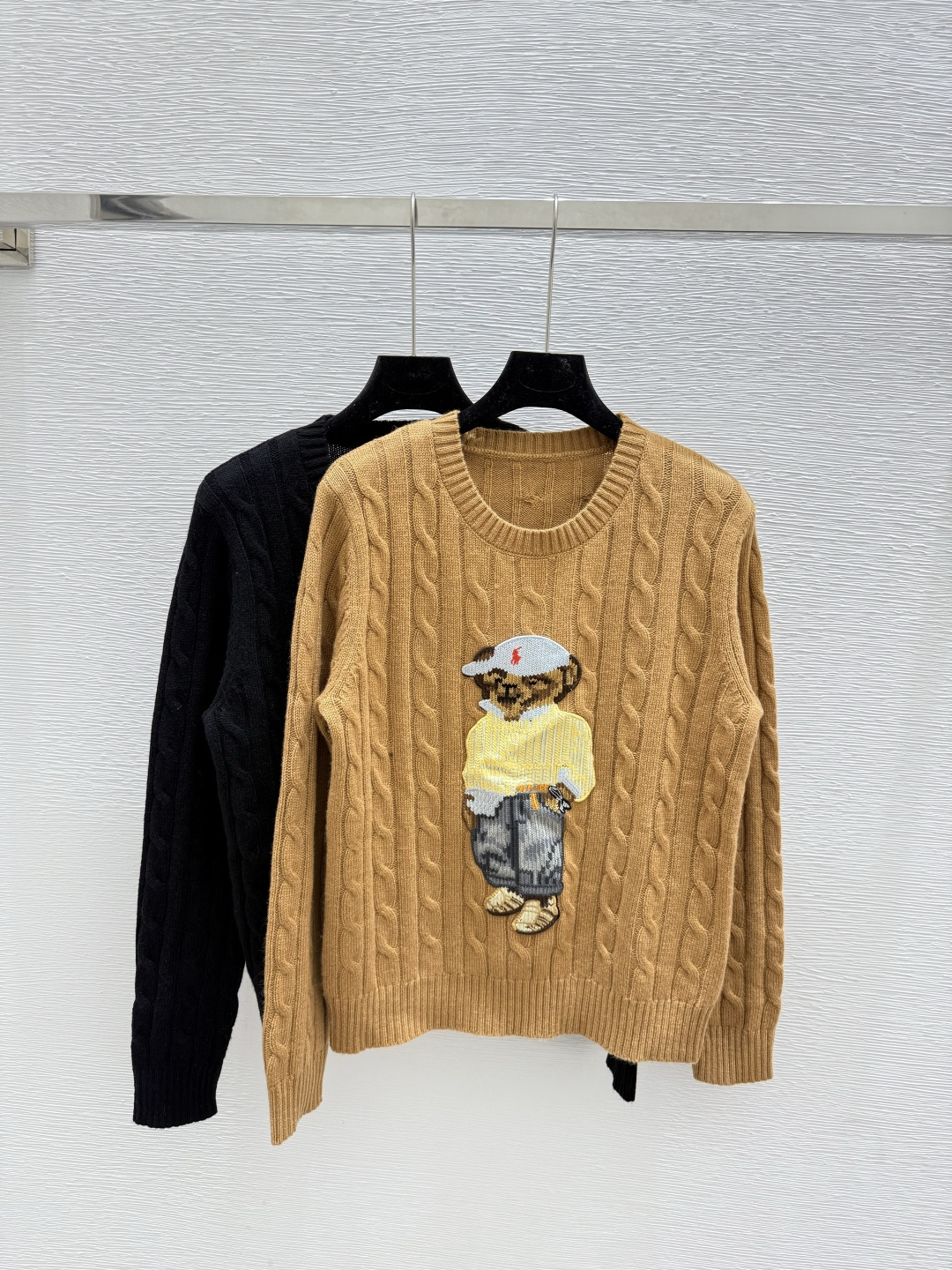 NO:479874,PO Home Early Autumn New Style Bear Embroidered Round Neck Knitted Long Sleeve Color Coffee Black Size 36.38.40, Alexander wang19860909PO家 早秋新款 小熊刺绣圆领针织长袖 颜色咖啡 黑色 尺码36.38.40,,alexander wang,Women's clothing
