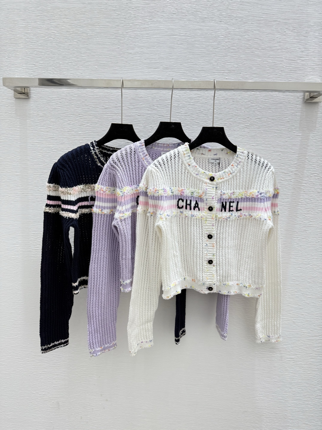 NO:479878,CH Home Early Autumn New Contrasted Letter Jacquard Round Neck Knitted Long Sleeve Cardigan Color White Purple Royal Blue Size 36.38.40,,alexander wang19860909CH家 早秋新款 撞色字母提花圆领针织长袖开衫 颜色白色 紫色 宝蓝 尺码36.38.40,,alexander wang,Women's clothing