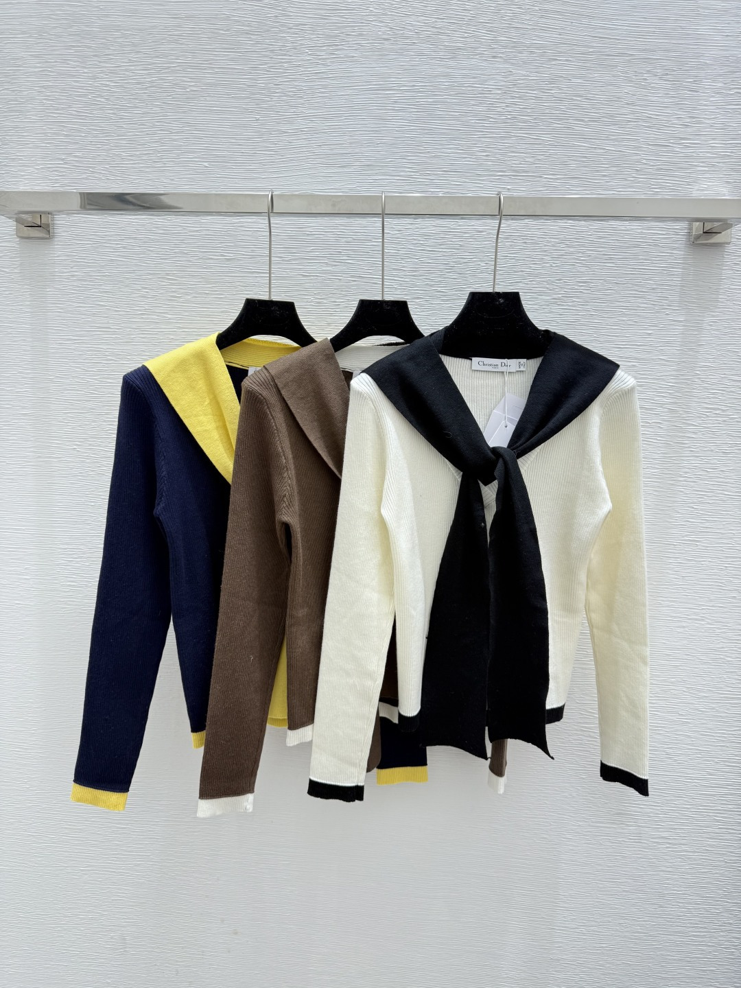 NO:481332,D Home Early Autumn New Shawl Fake Two-piece Knitted Long Sleeve Color White Coffee Royal Blue Size 36.38.40, Dior, Shawls, Alexander Wang19860909D家 早秋新款 披肩假两件针织长袖 颜色白色 咖啡 宝蓝 尺码36.38.40,,dior,shawls,alexander wang,Women's clothing