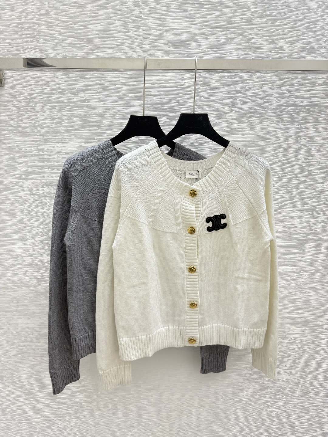 NO:483435,CE Home Early Autumn New Style Solid Color Simple Round Neck Knitted Long Sleeve Cardigan Color White Gray Size 36.38.40,,alexander wang19860909CE家 早秋新款 纯色简约圆领针织长袖开衫 颜色白色 灰色 尺码36.38.40,,alexander wang,Women's clothing