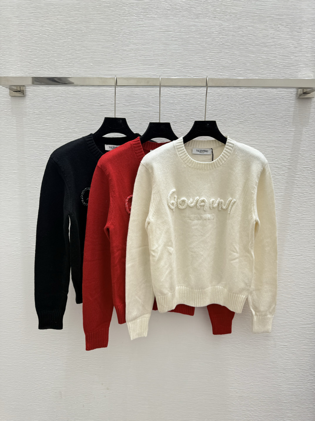 NO:483406,VA Home Early Autumn New Style Letter Beaded Round Neck Knitted Long Sleeve Color White Red Black Size 36.38.40,,alexander wang19860909VA家 早秋新款 字母钉珠圆领针织长袖 颜色白色 红色 黑色 尺码36.38.40,,alexander wang,Women's clothing