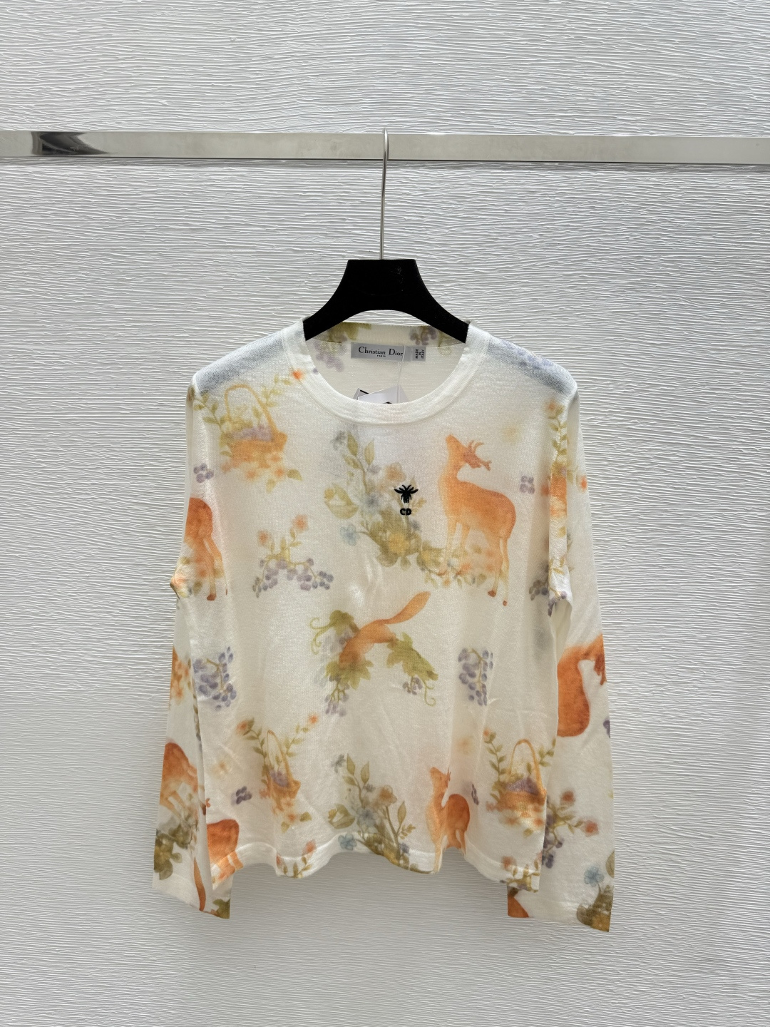 NO:483454,D Home Early Autumn New Deer Print Round Neck Knitted Long Sleeve Color White Size 36.38.40, Dior, Alexander wang19860909D家 早秋新款 小鹿印花圆领针织长袖 颜色白色 尺码36.38.40,,dior,alexander wang,Women's clothing