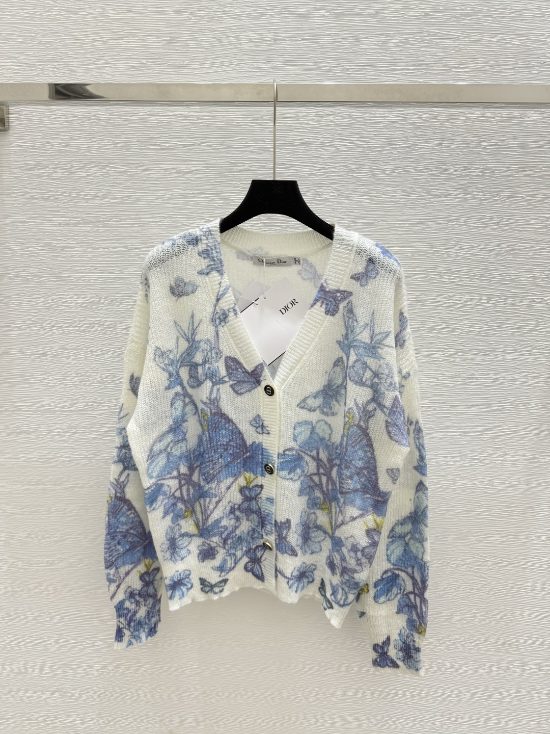 NO:486403,D Home Early Autumn New Butterfly Print V-neck Knitted Long Sleeve Cardigan Color White Size 36.38.40, Dior, Alexander wang19860909D家 早秋新款 蝴蝶印花V领针织长袖开衫 颜色白色 尺码36.38.40,,dior,alexander wang,Women's clothing