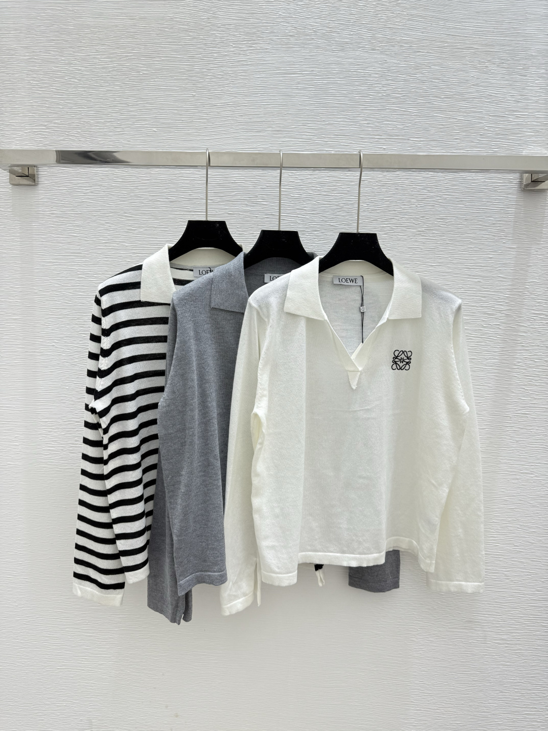 NO:487501,LO Home Early Autumn New Lapel Simple Knit Long Sleeve Color White Gray Black Size 36.38.40,,alexander wang19860909LO家 早秋新款 翻领简约针织长袖 颜色白色 灰色 黑色 尺码36.38.40,,alexander wang,Women's clothing