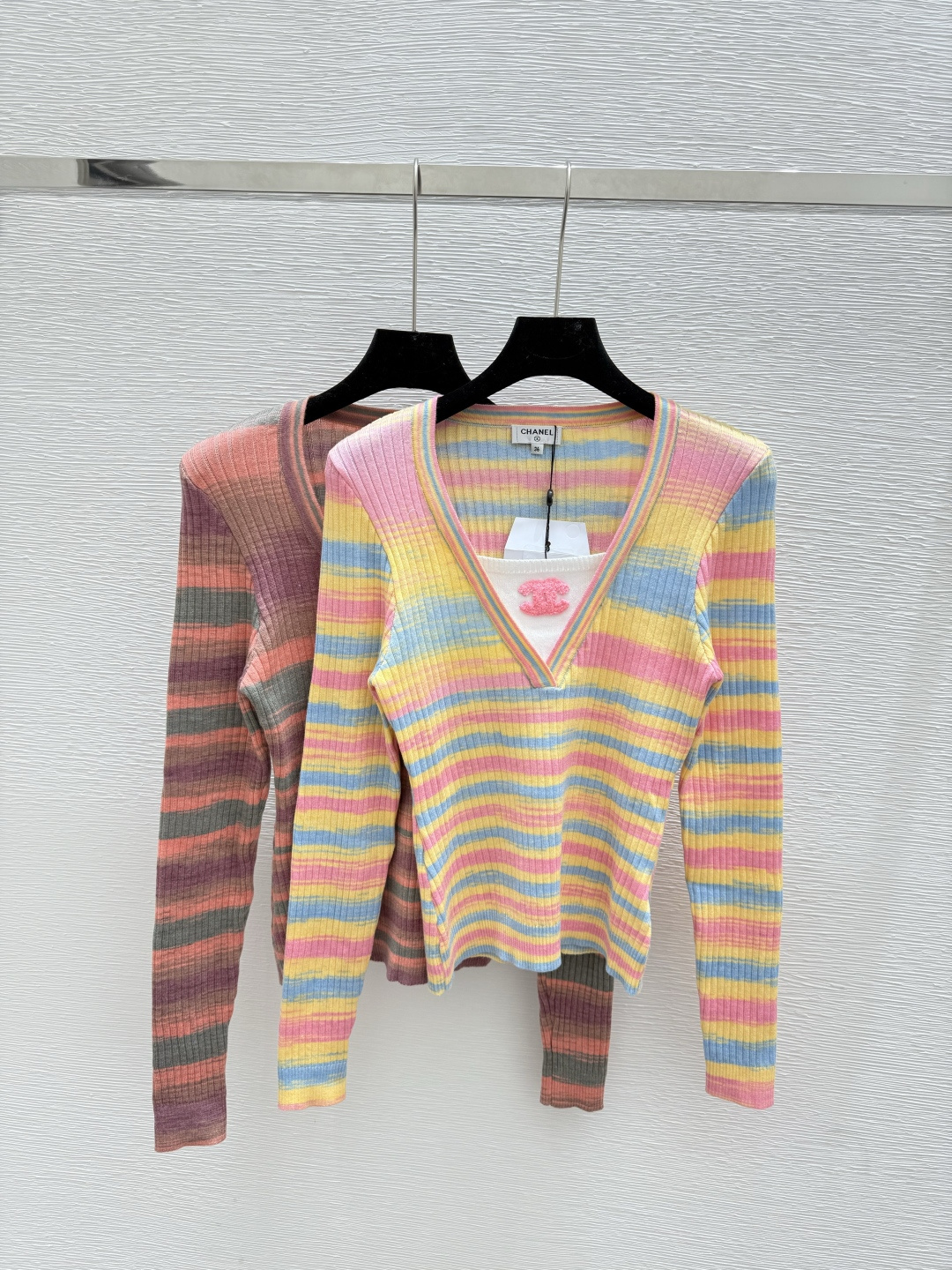 NO:487496,CH Home Early Autumn New Style Contrast Stripe Fake Two-Piece Knitted Long Sleeve Color Yellow Red Size 36.38.40,,alexander wang19860909CH家 早秋新款 撞色条纹假两件针织长袖 颜色黄色 红色 尺码36.38.40,,alexander wang,Women's clothing