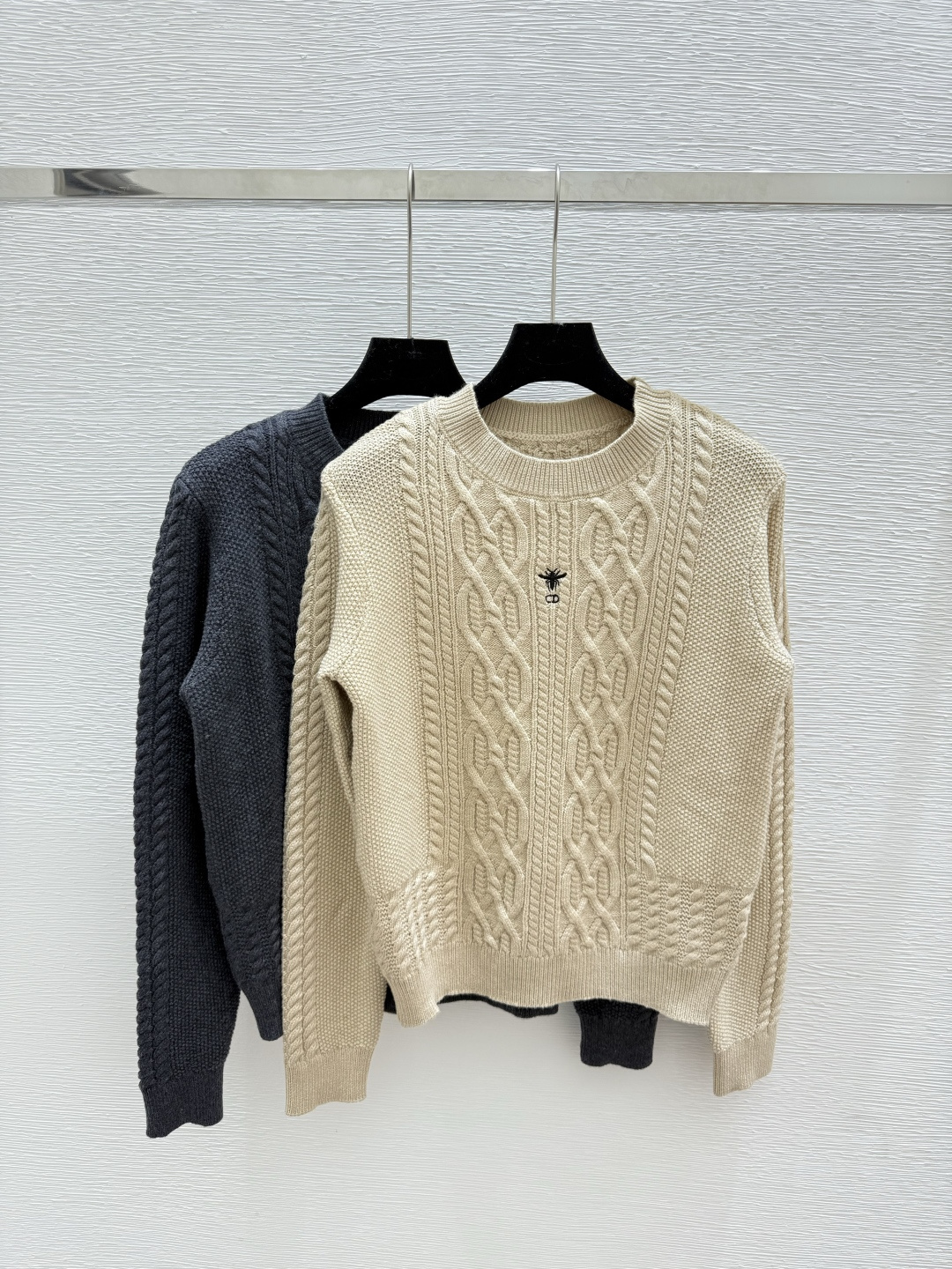 NO:487505,D Home Early Autumn New Three-dimensional Diamond Round Neck Knitted Long Sleeve Color Oats Gray Size 36.38.40, Dior, Alexander wang19860909D家 早秋新款 立体菱格圆领针织长袖 颜色燕麦 灰色 尺码36.38.40,,dior,alexander wang,Women's clothing