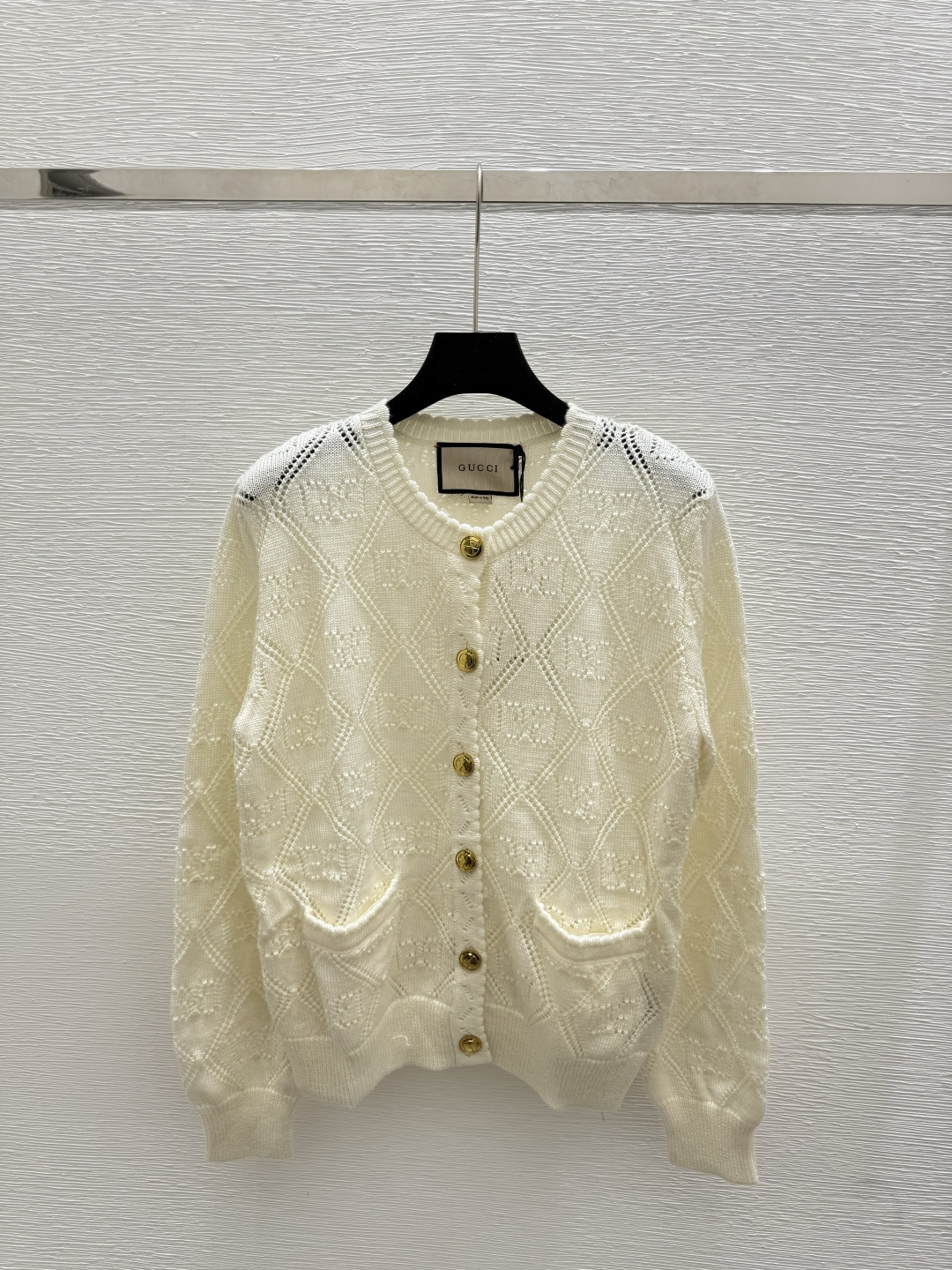 NO:487488,G Home Early Autumn New Style Solid Color Hollow Round Neck Knitted Long Sleeve Cardigan Color White Size 36.38.40, gucci,alexander wang19860909G家 早秋新款 纯色镂空圆领针织长袖开衫 颜色白色 尺码36.38.40,,gucci,alexander wang,Women's clothing