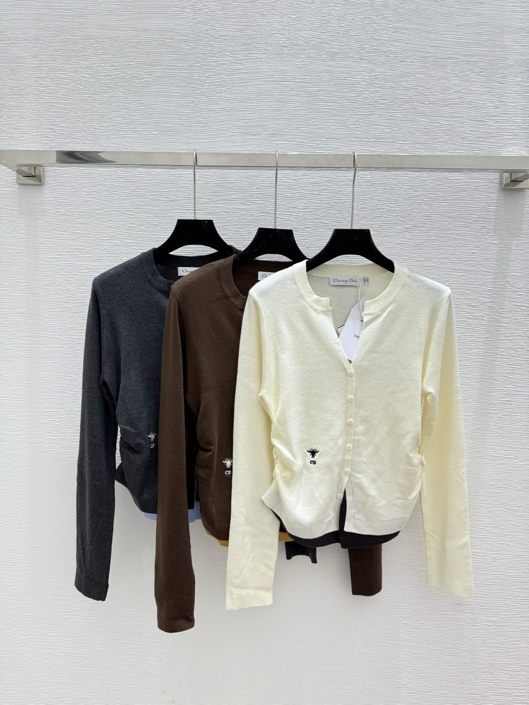 NO:489032,D Home Early Autumn New Style Color Binding Knitted Long Sleeve Color White Coffee Gray Size 36.38.40, Dior, Alexander wang19860909D家 早秋新款 拼色收腰针织长袖 颜色白色 咖啡 灰色 尺码36.38.40,,dior,alexander wang,Women's clothing