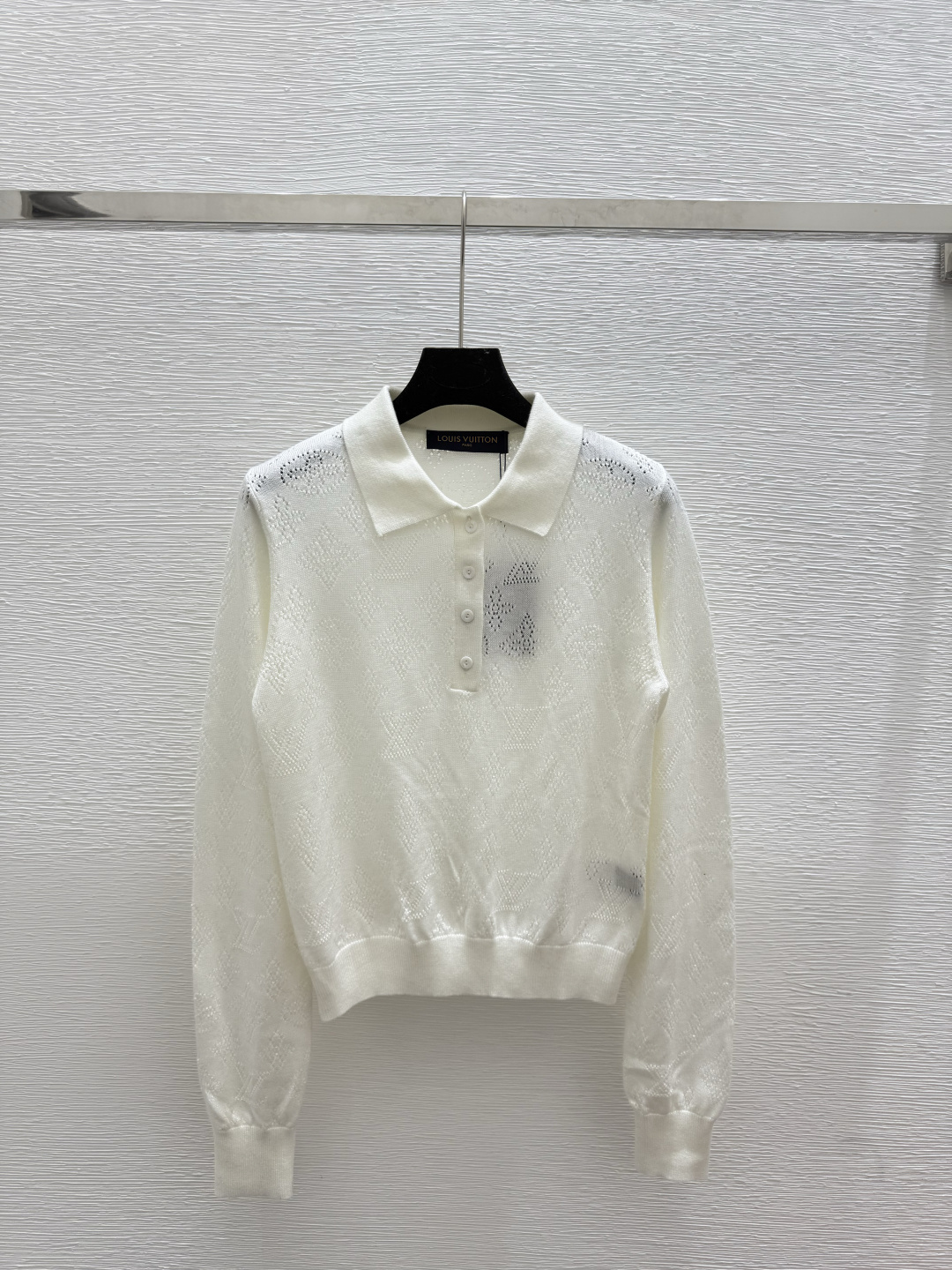 NO:489018,L Home Early Autumn New Style Solid Color Lapel Hollow Knitted Long Sleeve Color White Size 36.38.40,,louis vuitton,alexander wang19860909L家 早秋新款 纯色翻领镂空针织长袖 颜色白色 尺码36.38.40,,louis vuitton,alexander wang,Women's clothing