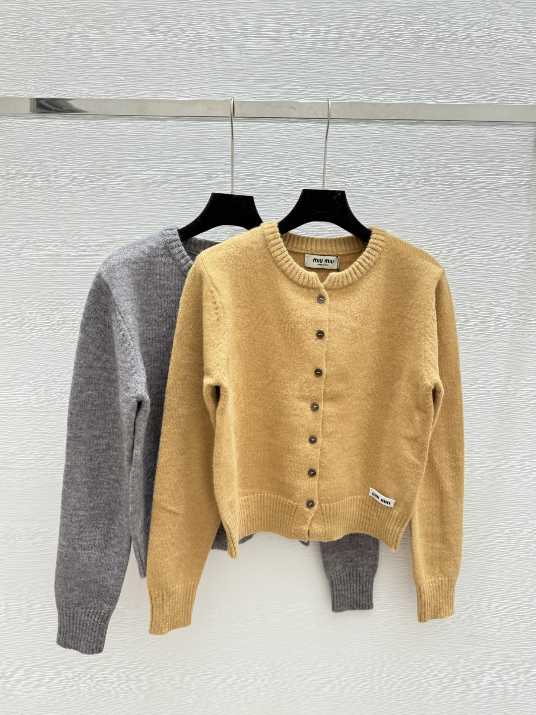 NO:492434,M Home Early Autumn New Style Solid Color Simple Round Neck Knitted Long Sleeve Cardigan Color Khaki Gray Size 36.38.40, Alexander wang19860909M家 早秋新款 纯色简约圆领针织长袖开衫 颜色卡其 灰色 尺码36.38.40,,alexander wang,Women's clothing