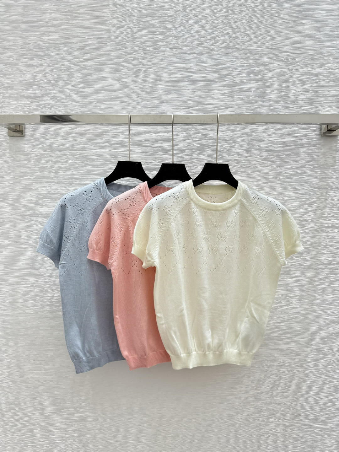 NO:492395,G Home Summer New Style Solid Color Hollow Round Neck Knitted Short Sleeve Color White Pink Blue Size 36.38.40, gucci, T-shirt, alexander wang19860909G家 夏季新款 纯色镂空圆领针织短袖 颜色白色 粉色 蓝色 尺码36.38.40,,gucci,T-shirt,alexander wang,Women's clothing