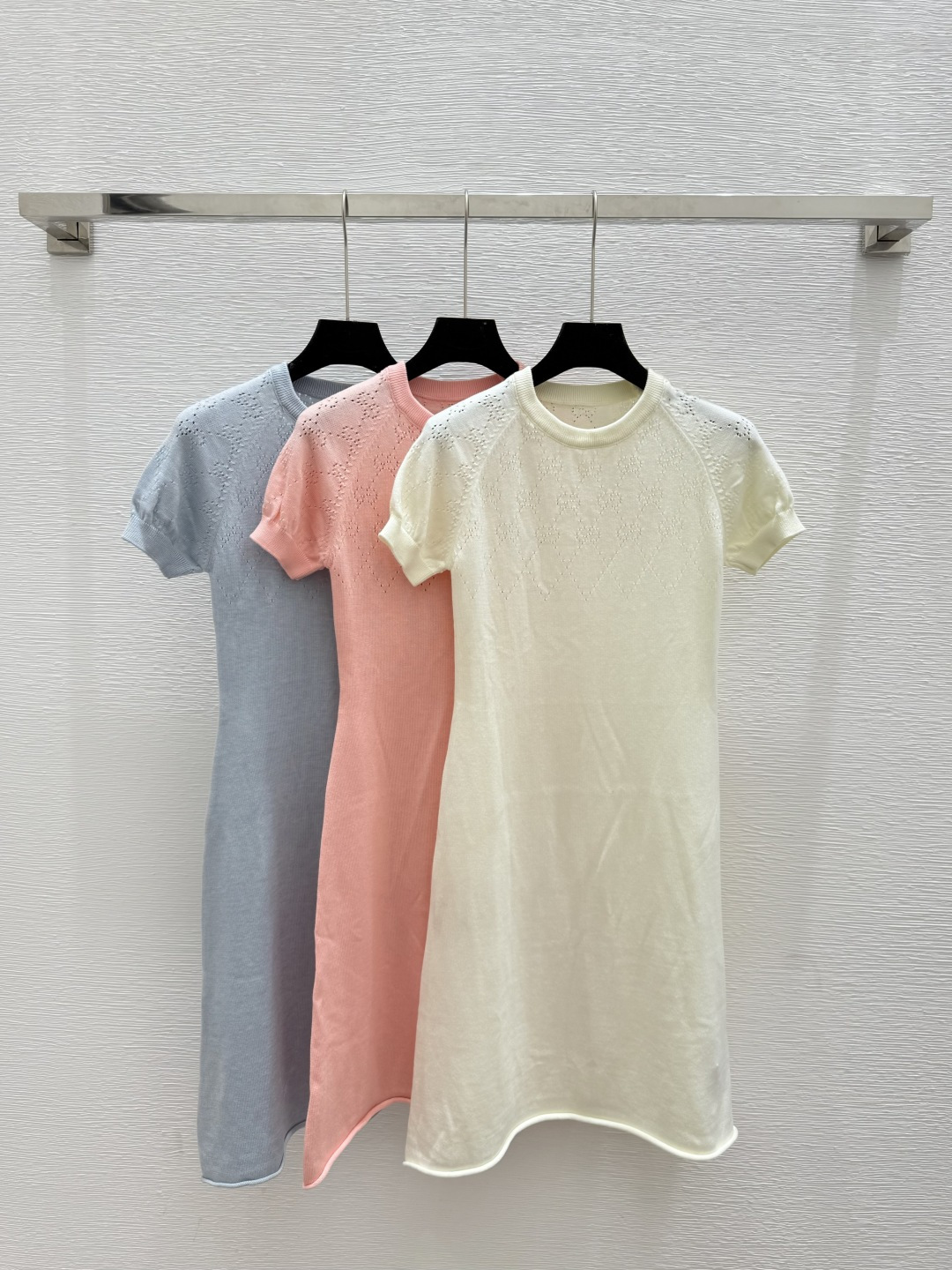 NO:492391,G Home Summer New Style Solid Color Hollow Round Neck Knitted Dress Color White Pink Blue Size 36.38.40, gucci,skirts,alexander wang19860909G家 夏季新款 纯色镂空圆领针织连衣裙 颜色白色 粉色 蓝色 尺码36.38.40,,gucci,skirts,alexander wang,Women's clothing