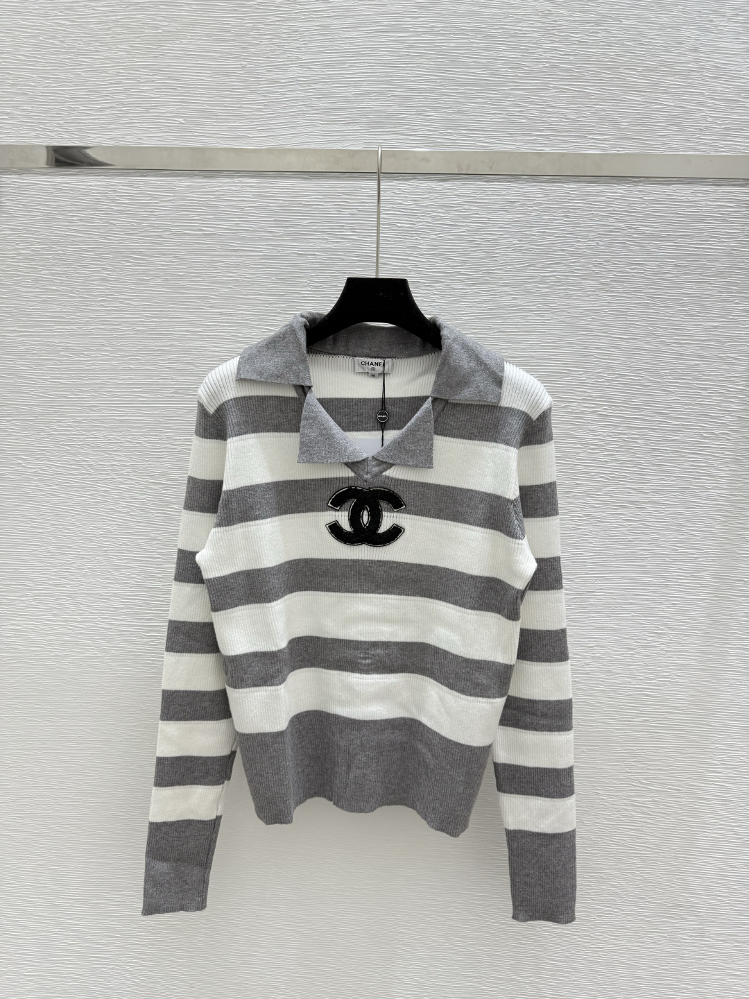 NO:492444,CH Home Early Autumn New Contrast Striped Lapel Knitted Long Sleeve Color Gray Size 36.38.40,,alexander wang19860909CH家 早秋新款 撞色条纹翻领针织长袖 颜色灰色 尺码36.38.40,,alexander wang,Women's clothing