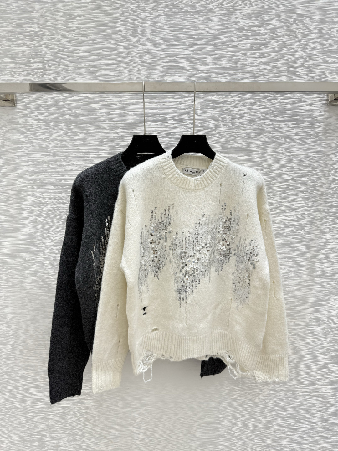 NO:492350,D Home Early Autumn New Beaded Round Neck Knitted Long Sleeve Color White Gray Size 36.38.40, Dior, Alexander wang19860909D家 早秋新款 珠片圆领针织长袖 颜色白色 灰色 尺码36.38.40,,dior,alexander wang,Women's clothing