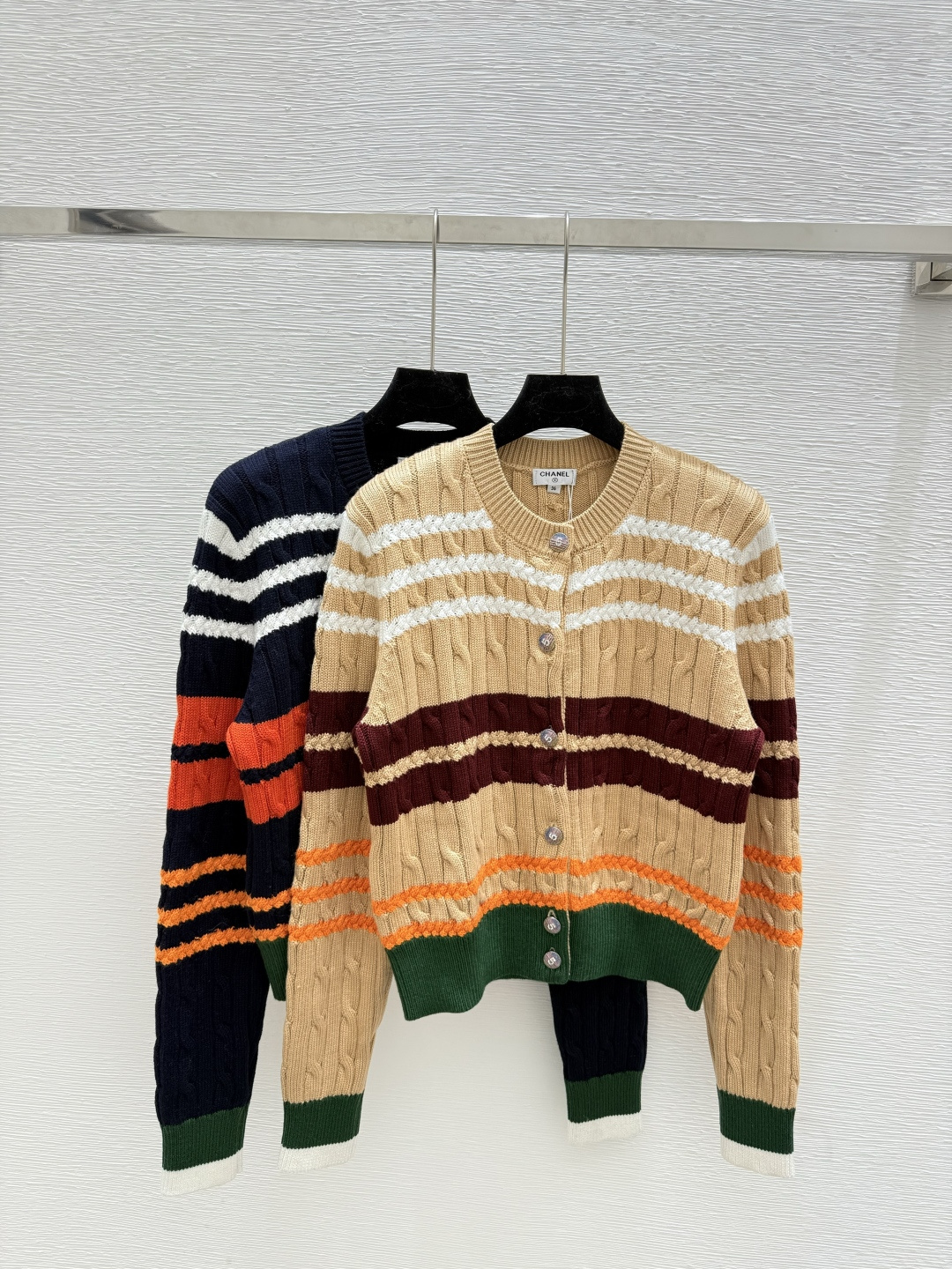 NO:492341,CH Home Early Autumn New Contrast Striped Round Neck Knitted Long Sleeve Cardigan Color Khaki Blue Size 36.38.40, Alexander Wang19860909CH家 早秋新款 撞色条纹圆领针织长袖开衫 颜色卡其 宝蓝 尺码36.38.40,,alexander wang,Women's clothing